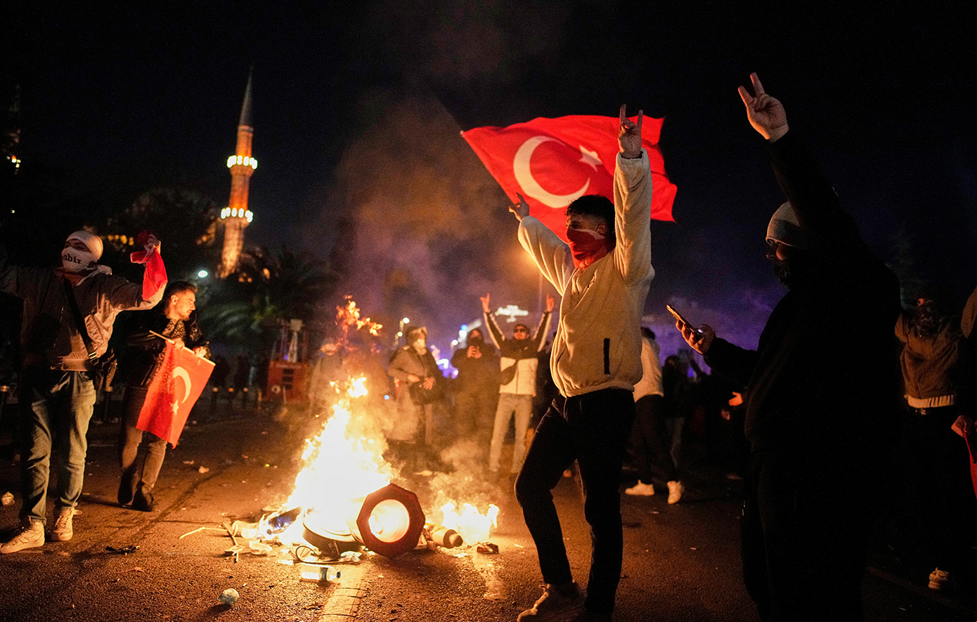 Οι τουρκικές αρχές εντείνουν την καταστολή για να καταπνίξουν το κύμα διαμαρτυρίας
