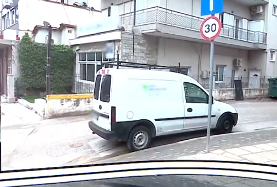 Μεθυσμένος οδηγός προκάλεσε ατύχημα στη Θεσσαλονίκη και στη συνέχεια μαχαίρωσε επιβάτη του αυτοκινήτου που τράκαρε