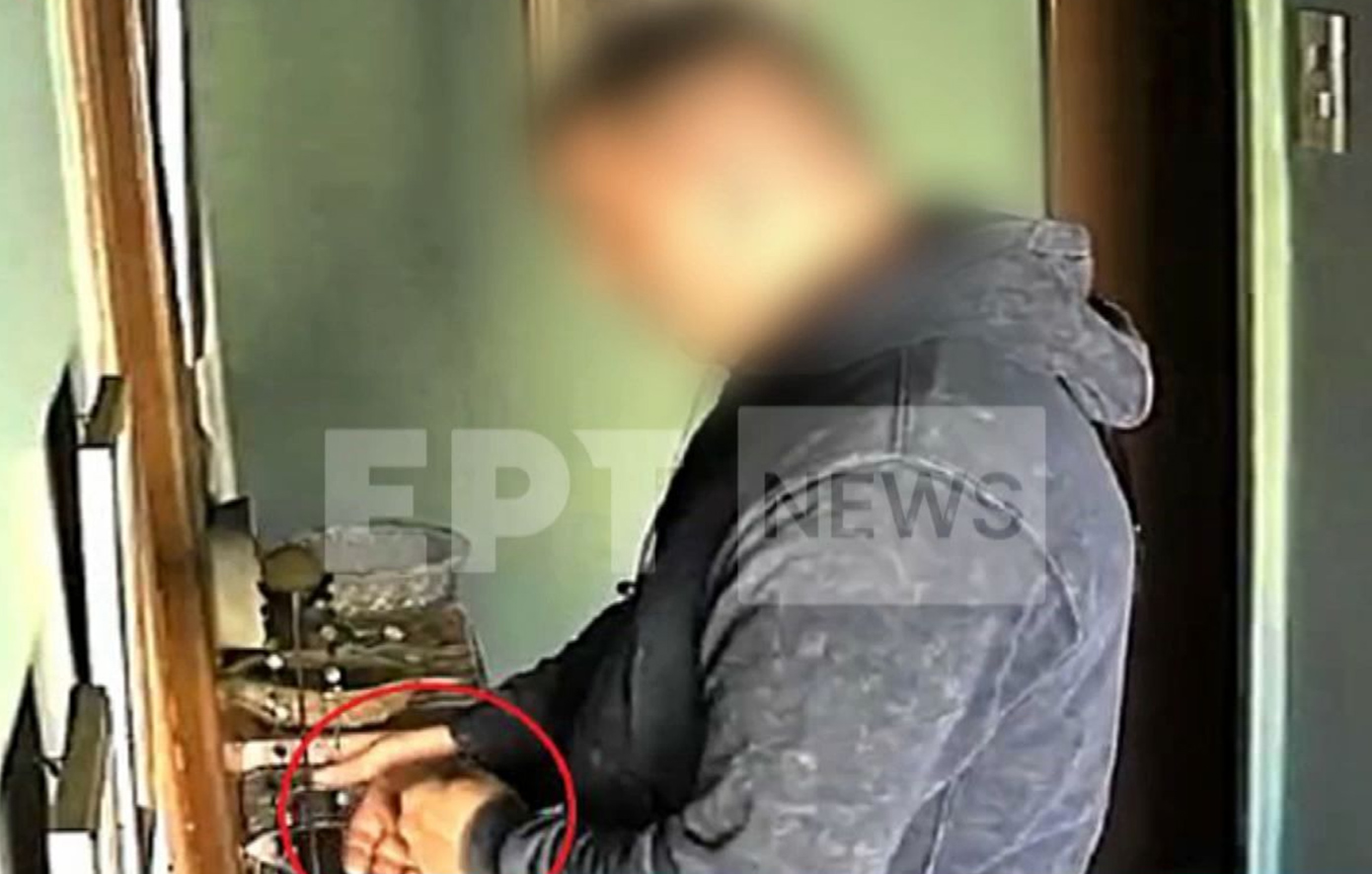 Φωτογραφικά ντοκουμέντα από τη διάρρηξη διαμερίσματος στη Νέα Φιλαδέλφεια – Καρέ καρέ οι κινήσεις του δράστη