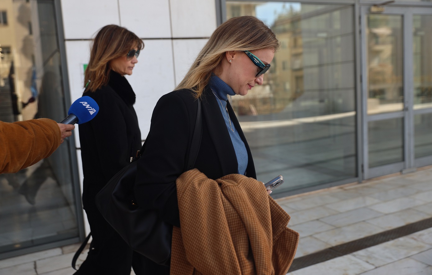 Δίκη Φιλιππίδη &#8211; Λένα Δροσάκη: «Μου δημιουργούσε φόβο και τρόμο» &#8211; «Μου είπε &#8220;ή θα μου κάτσεις ή δεν θα περάσεις&#8221;»