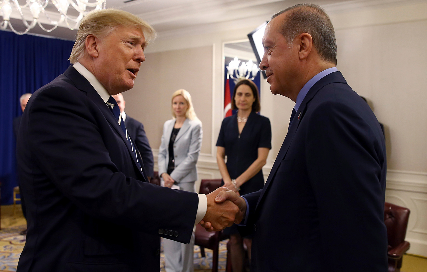 Ερντογάν για Τραμπ: «Πιστεύω ότι η συνάντηση που θα έχουμε θα συμβάλει στον τερματισμό των πολέμων στην περιοχή μας»