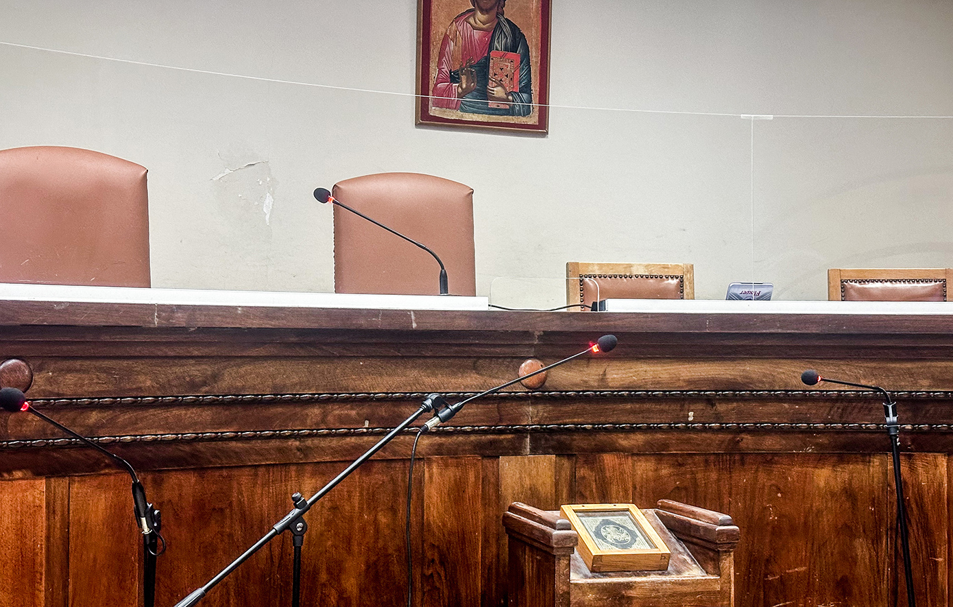 Λαμία: Στη φυλακή 20χρονος που οδηγούσε για πολλοστή φορά χωρίς δίπλωμα – Είχε δείρει αστυνομικό που του έκανε παρατήρηση