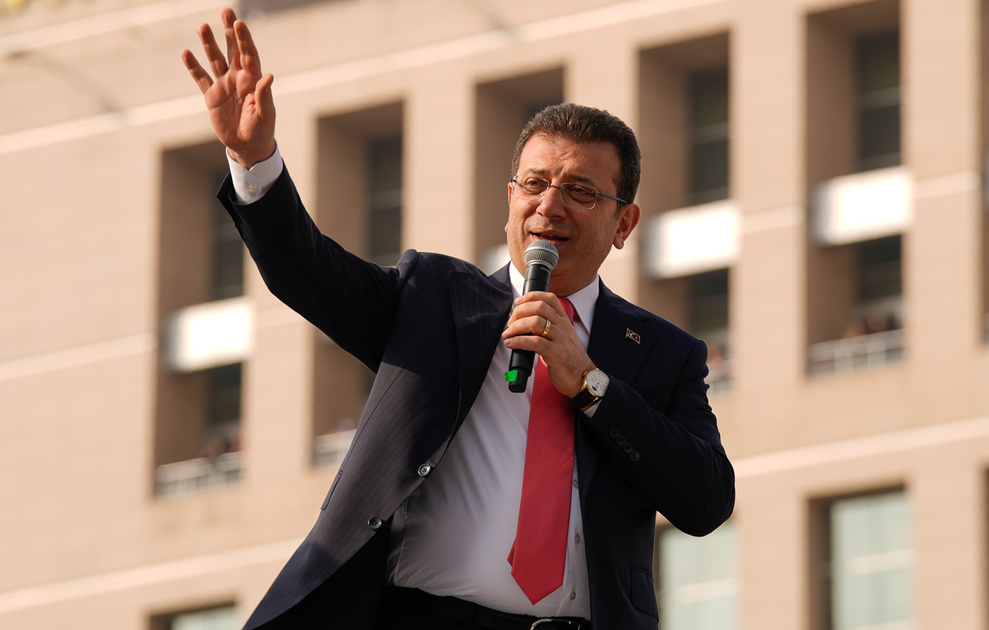 Επίτιμος δημότης του Παρισιού ανακηρύχθηκε ο Εκρέμ Ιμάμογλου