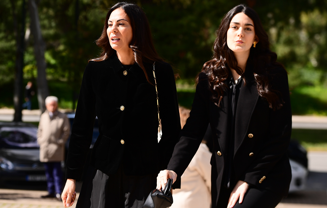 Αυτή την ώρα το τελευταίο αντίο στον Αλέξη Κούγια