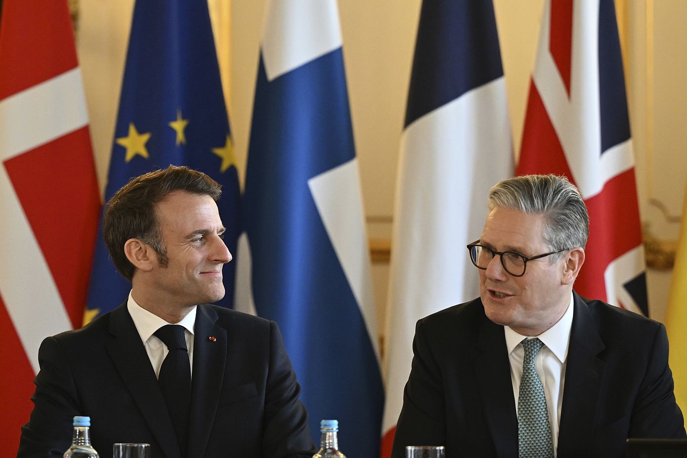 Γαλλία και Βρετανία προτείνουν εκεχειρία ενός μήνα στην Ουκρανία στον αέρα, στη θάλασσα και στις ενεργειακές υποδομές