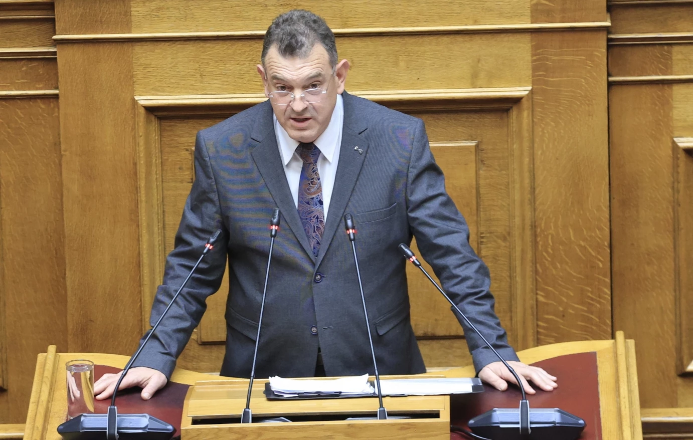«Δεν είχα διάθεση να χαλάσω τα έργα τέχνης» &#8211; Η εξήγηση του βουλευτή της ΝΙΚΗΣ για τους βανδαλισμούς στην Εθνική Πινακοθήκη