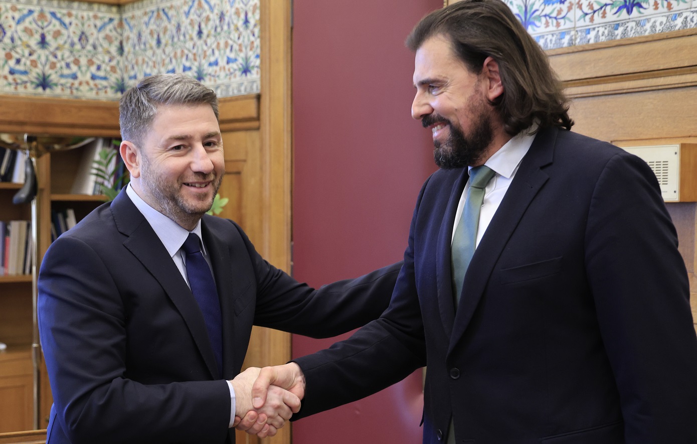 Εντάχθηκε στην Κοινοβουλευτική Ομάδα του ΠΑΣΟΚ ο Πέτρος Παππάς – Συναντήθηκε με τον Νίκο Ανδρουλάκη στη Βουλή