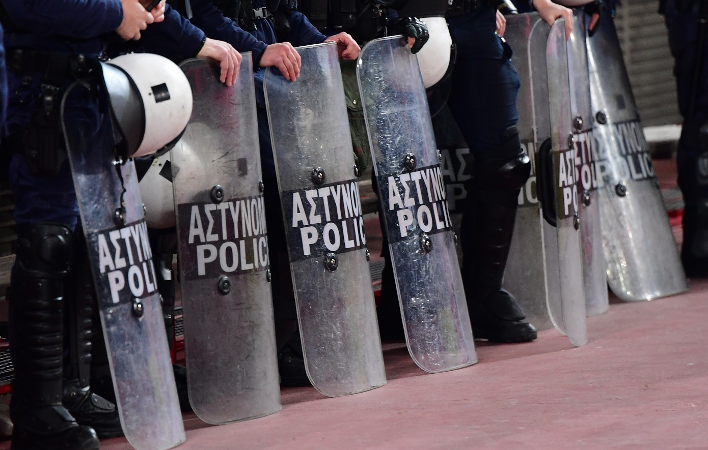 ΠΑΣΟΚ: Άχαρος διαγκωνισμός εσωκομματικής αναφοράς μεταξύ υπουργών σχετικά με το μισθολογικό καθεστώς των ενστόλων