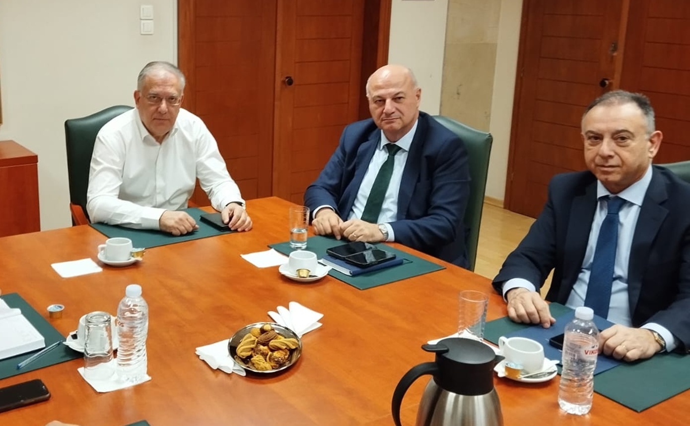 Την επόμενη εβδομάδα το Καλάθι του Πάσχα – Αυστηροί έλεγχοι και σχέδιο δράσης για τη συγκράτηση των τιμών στα αμνοερίφια
