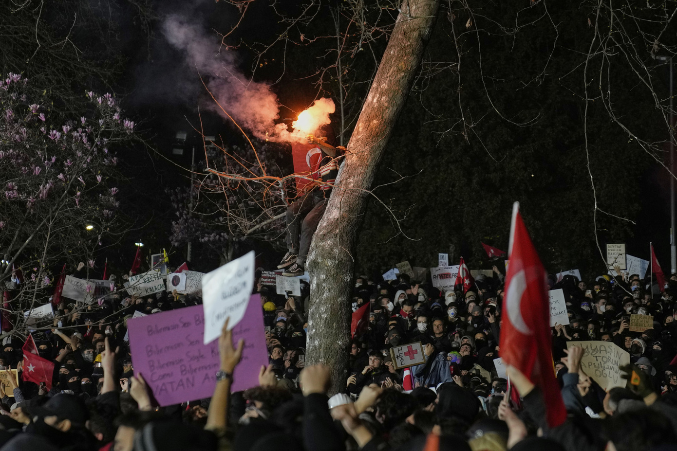 «Καζάνι που βράζει» η Τουρκία για τη φυλάκιση του Ιμάμογλου – Έντονη ανησυχία στις ΗΠΑ για τις συλλήψεις και τις διαδηλώσεις
