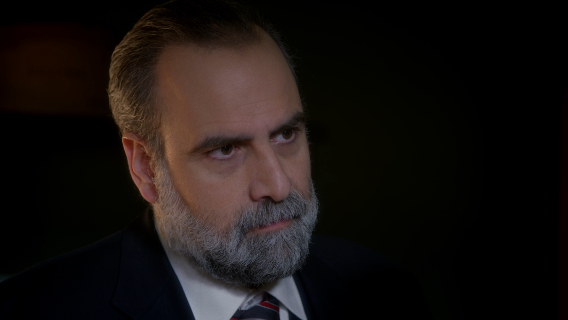 «Άγιος έρωτας»: Ο Μαρκόπουλος προσπαθεί να πάρει πίσω την περιουσία του