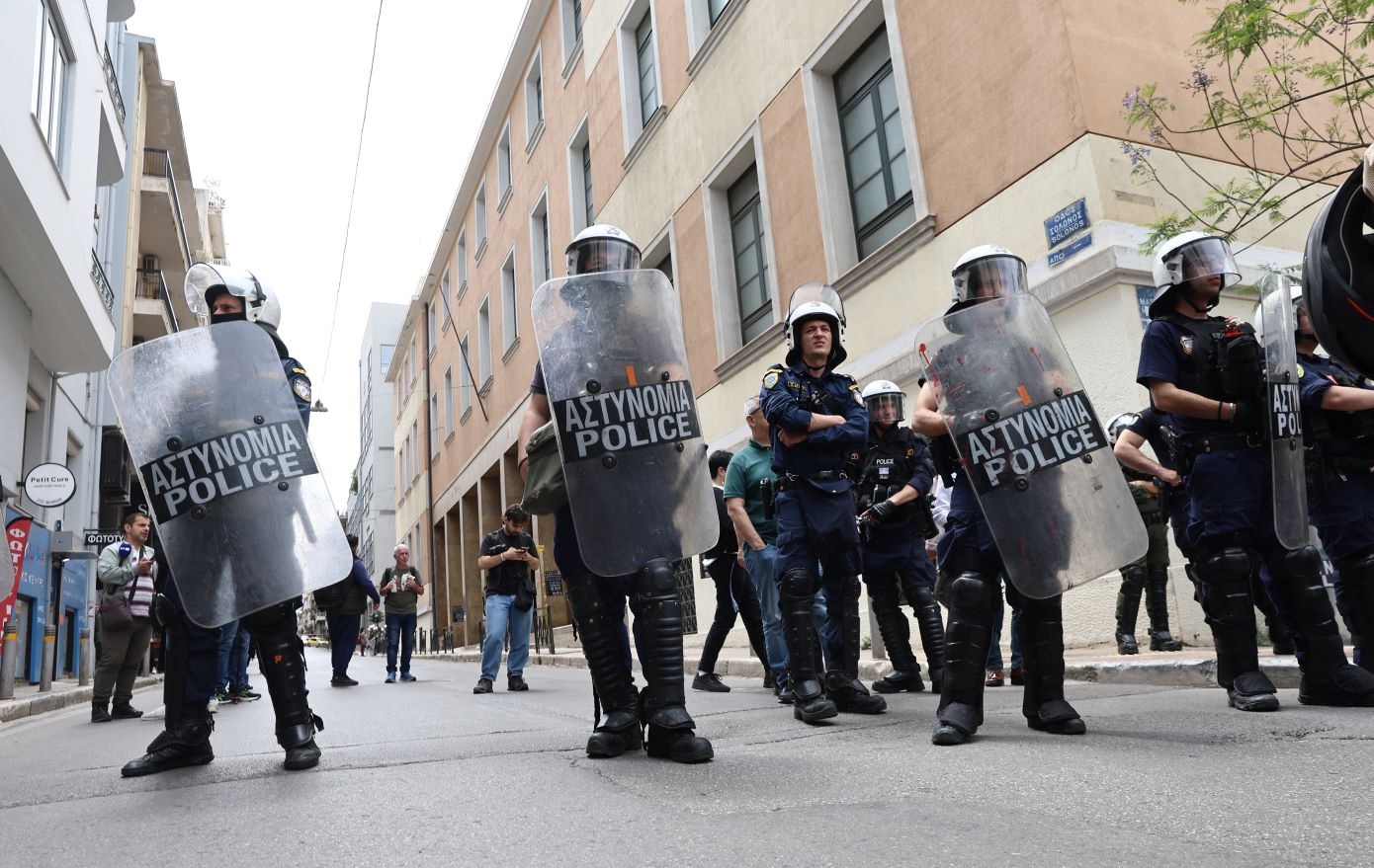 Επιχείρηση της ΕΛ.ΑΣ. σε κτίριο υπό κατάληψη στο λόφο του Στρέφη