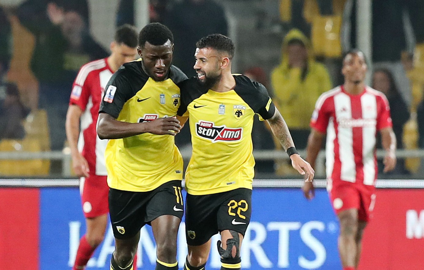 ΑΕΚ &#8211; Ολυμπιακός: 2-0 στο 77&#8242; ο Μάνταλος
