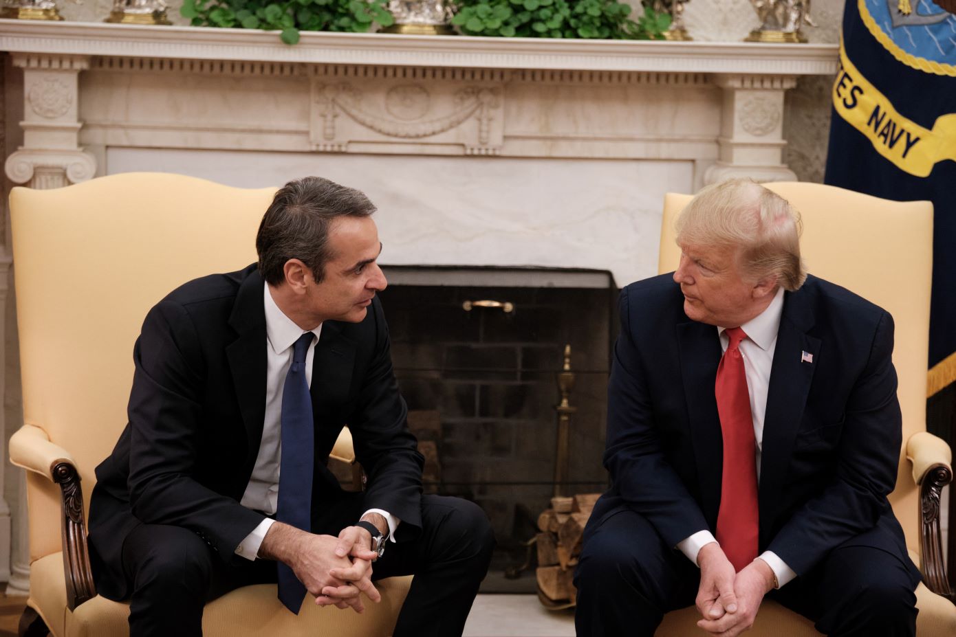 Με το βλέμμα στην Ουάσιγκτον η Αθήνα: Οι προσπάθειες για τετ α τετ Μητσοτάκη-Τραμπ