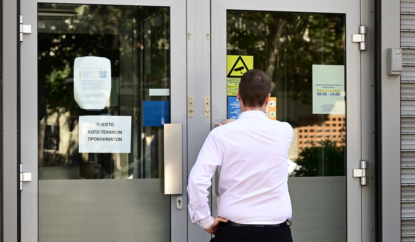 Μάσκες σιλικόνης, ενδοεπικοινωνία και πρόβα τζενεράλε: Τρομοκράτες βλέπει η ΕΛ.ΑΣ πίσω από τη ληστεία στην Αιτωλοακαρνανία