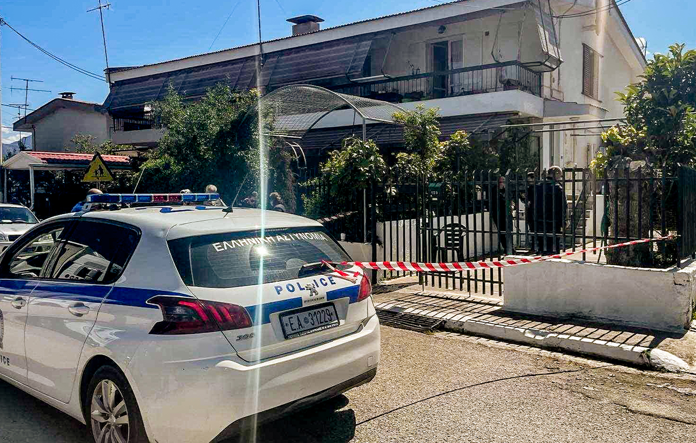 Διπλό φονικό στο Αίγιο: Σε αμόκ στα δικαστήρια ο 23χρονος – Έβριζε εισαγγελείς και αστυνομικούς, αυτοτραυματίστηκε στα κρατητήρια