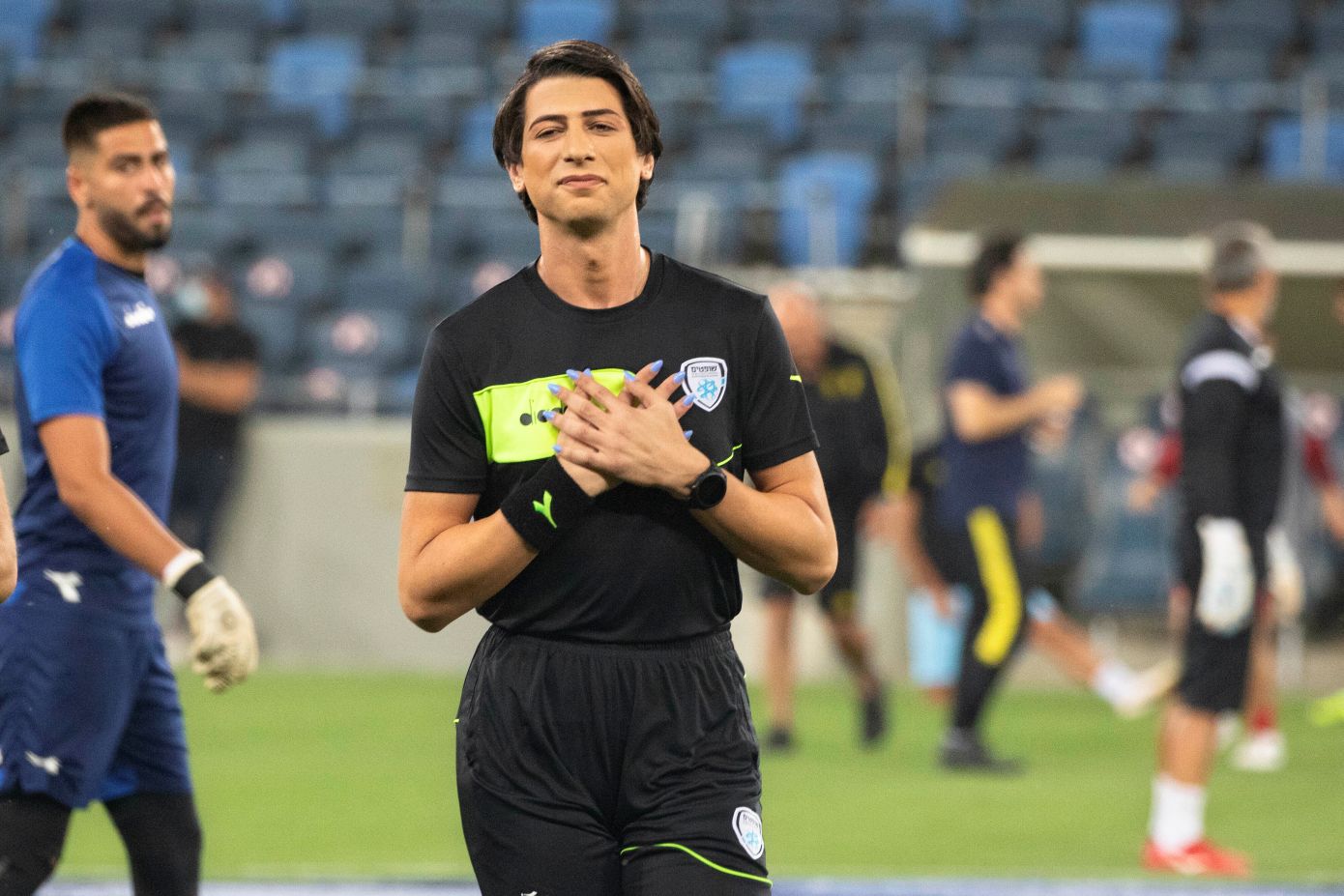 Η πρώτη τρανς διαιτήτρια της UEFA αποκαλύπτεται: Σπίτι ήμουν γυναίκα, έξω ήμουν ο Σαπίρ