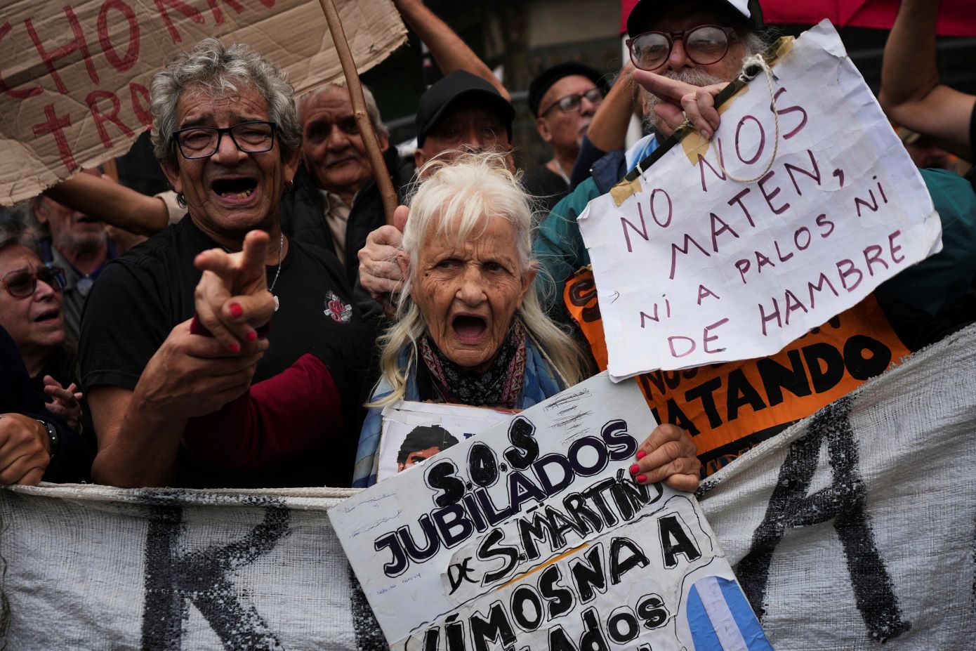 Πακέτο-μαμούθ 42 δισ. δολαρίων στην Αργεντινή, από ΔΝΤ, Παγκόσμια Τράπεζα και ΔΤΑ, στη σκιά της οικονομικής κρίσης