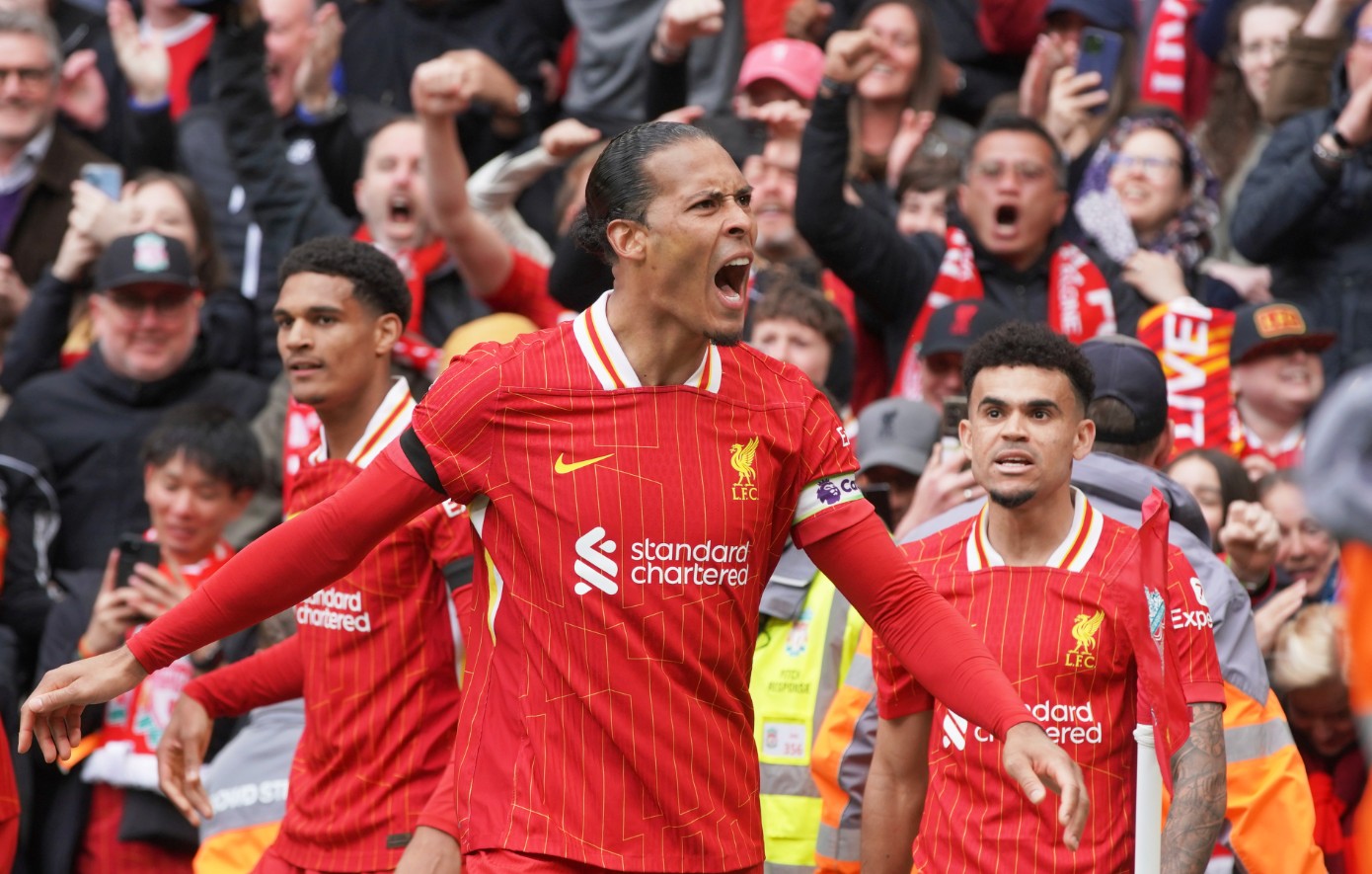 Premier League: Στο +13 η Λίβερπουλ με λυτρωτή Φαν Ντάικ