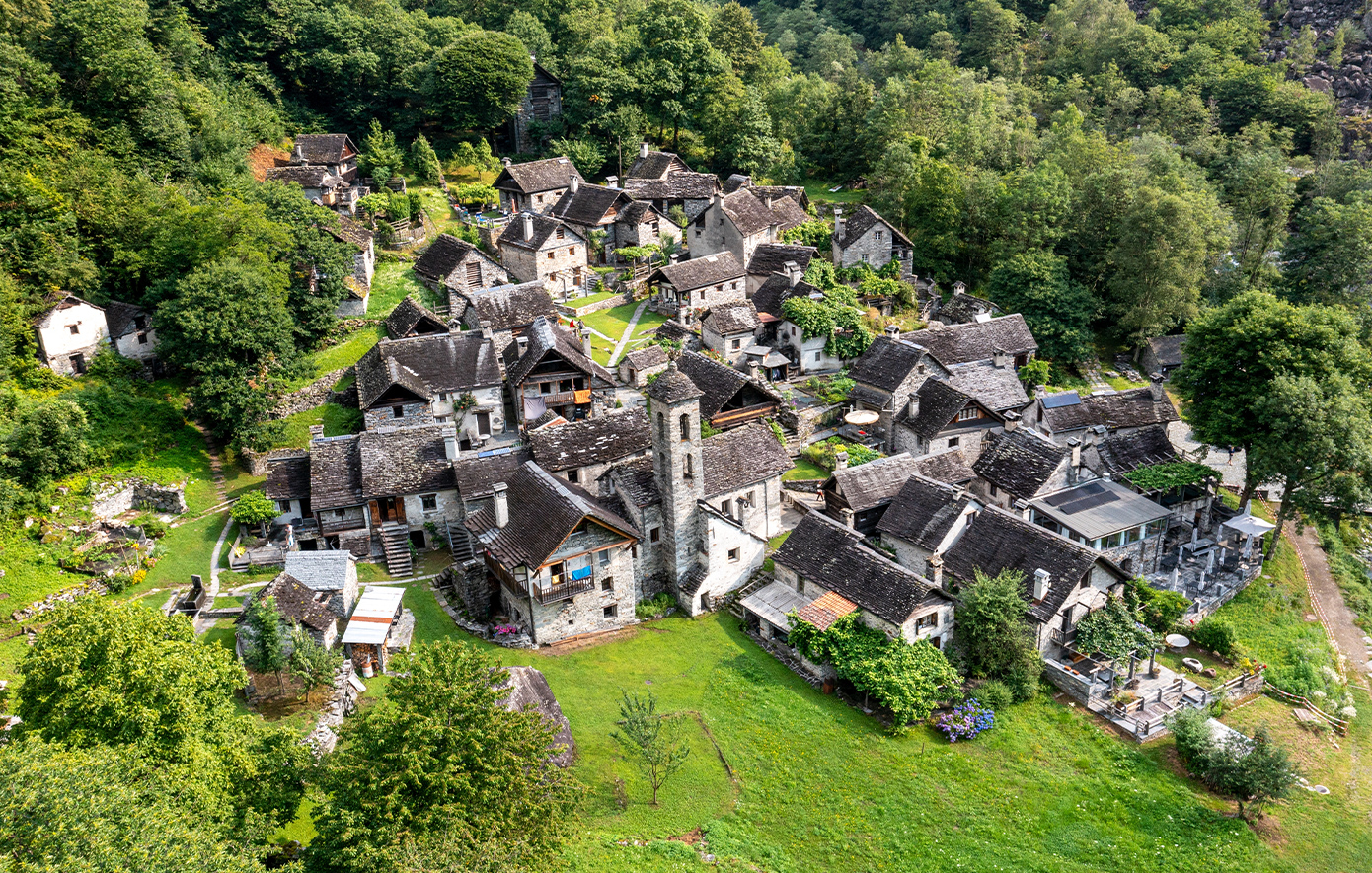 Εσείς θα αντέχατε να ζήσετε σε αυτό το χωριό χωρίς ηλεκτρικό ρεύμα;