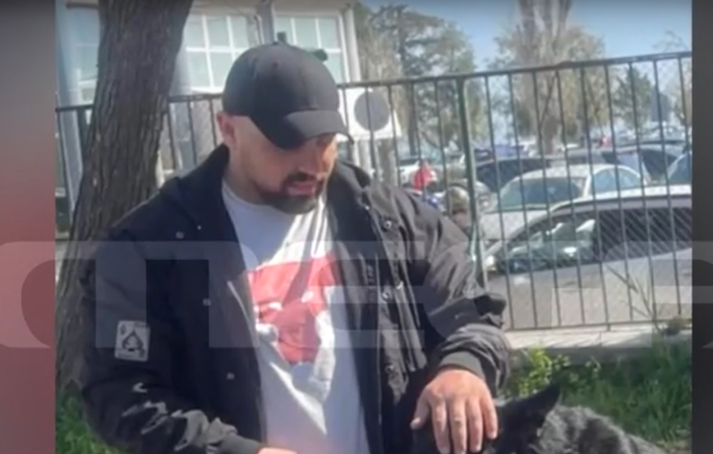 Θρίλερ με τον θάνατο του λιμενικού που βρέθηκε κρεμασμένος σε ξωκλήσι στη Μυτιλήνη – «Είχε μαχαιριές και χαρακιές» λένε οι δικοί του