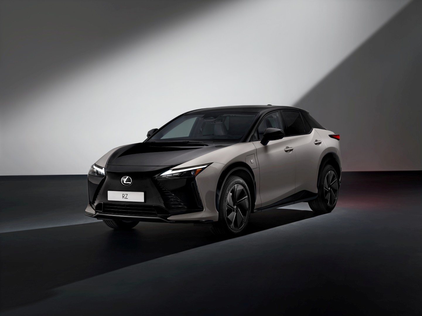 Το Lexus RZ διαθέτει 2 νέα καινοτόμα συστήματα