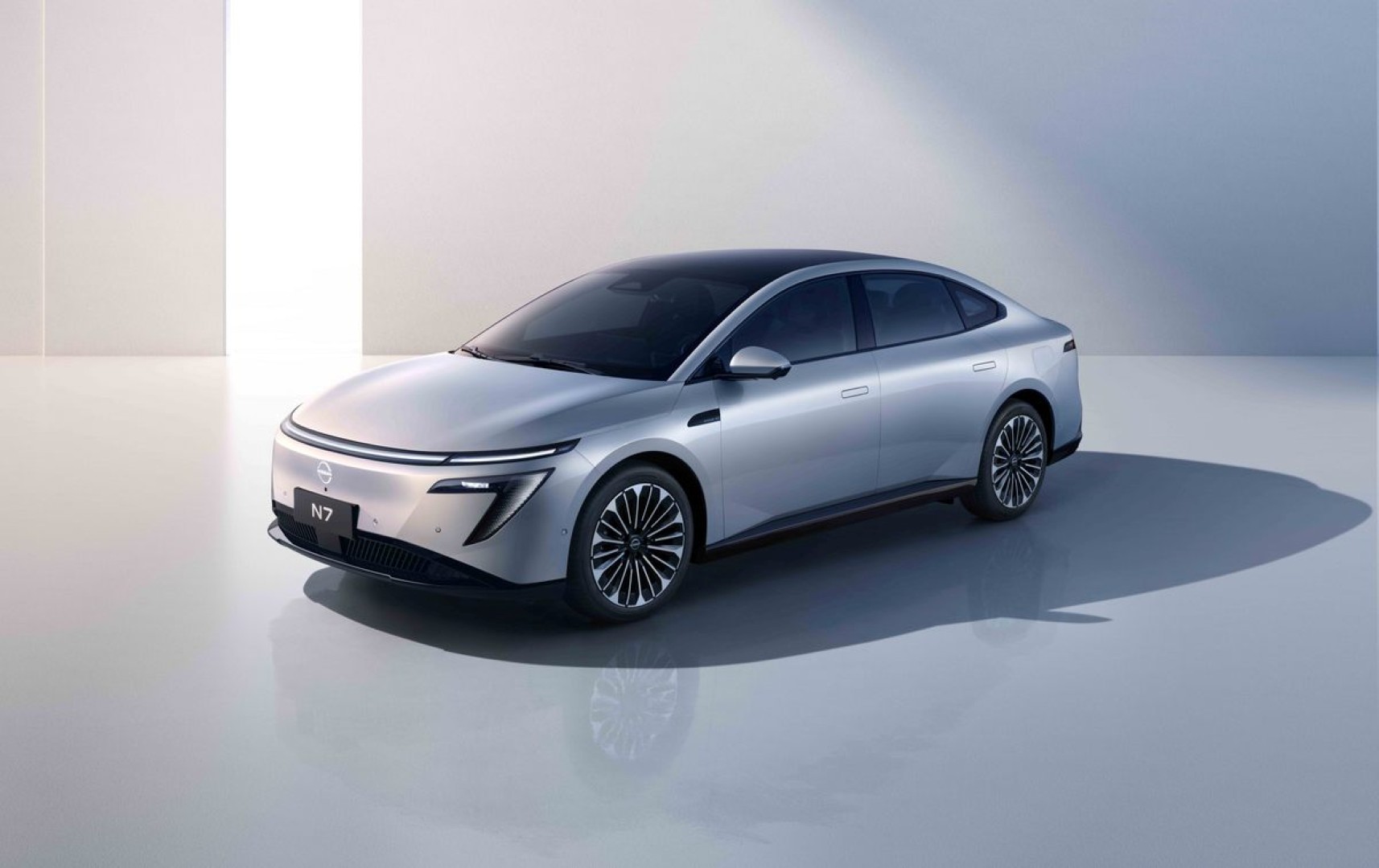 H Nissan παρουσιάζει 2 νέα μοντέλα στη Σαγκάη H Nissan παρουσιάζει 2 νέα μοντέλα στη Σαγκάη