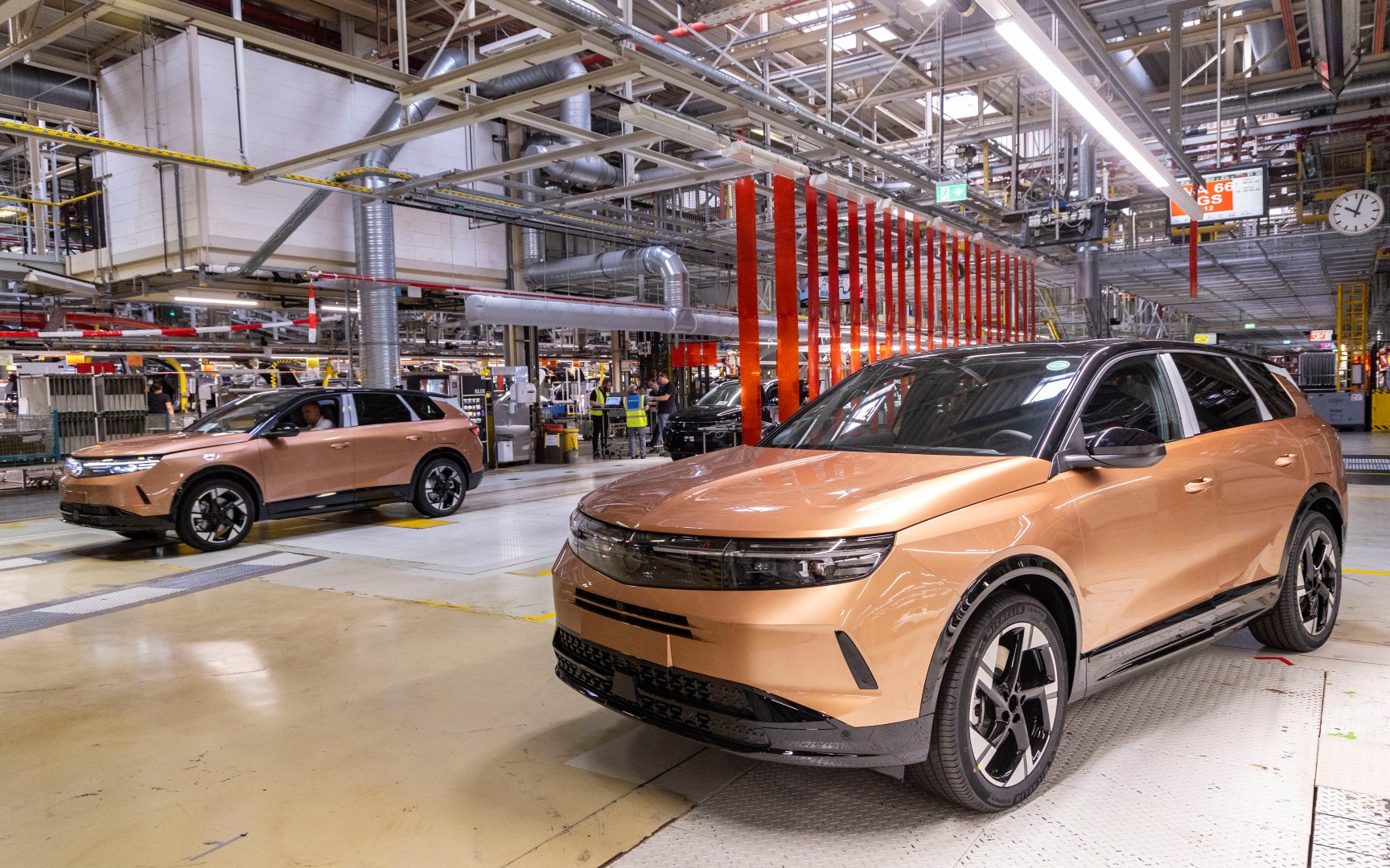 Τα νέα Opel Grandland Electric και Astra Electric είναι «made in Germany» Τα νέα Opel Grandland Electric και Astra Electric είναι «made in Germany»