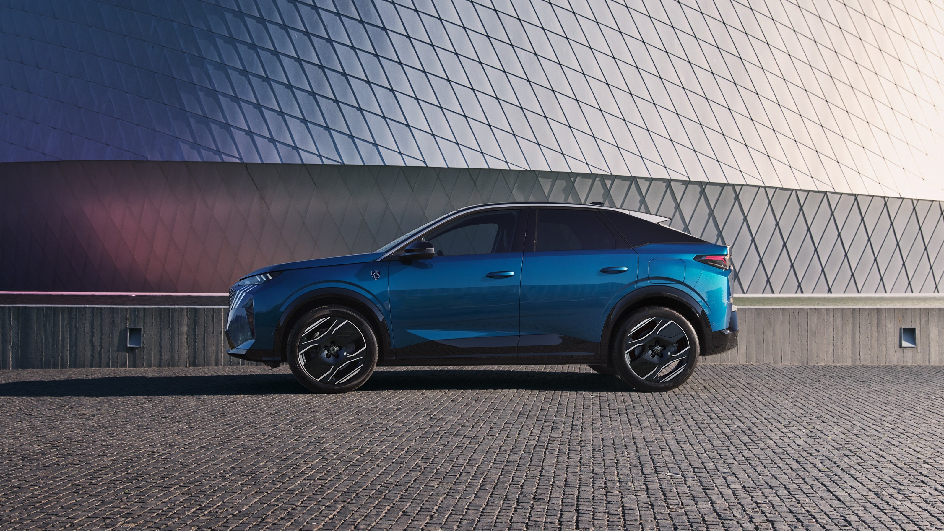 Το νέο Peugeot 3008 ακόμη πιο δελεαστικό Το νέο Peugeot 3008 ακόμη πιο δελεαστικό