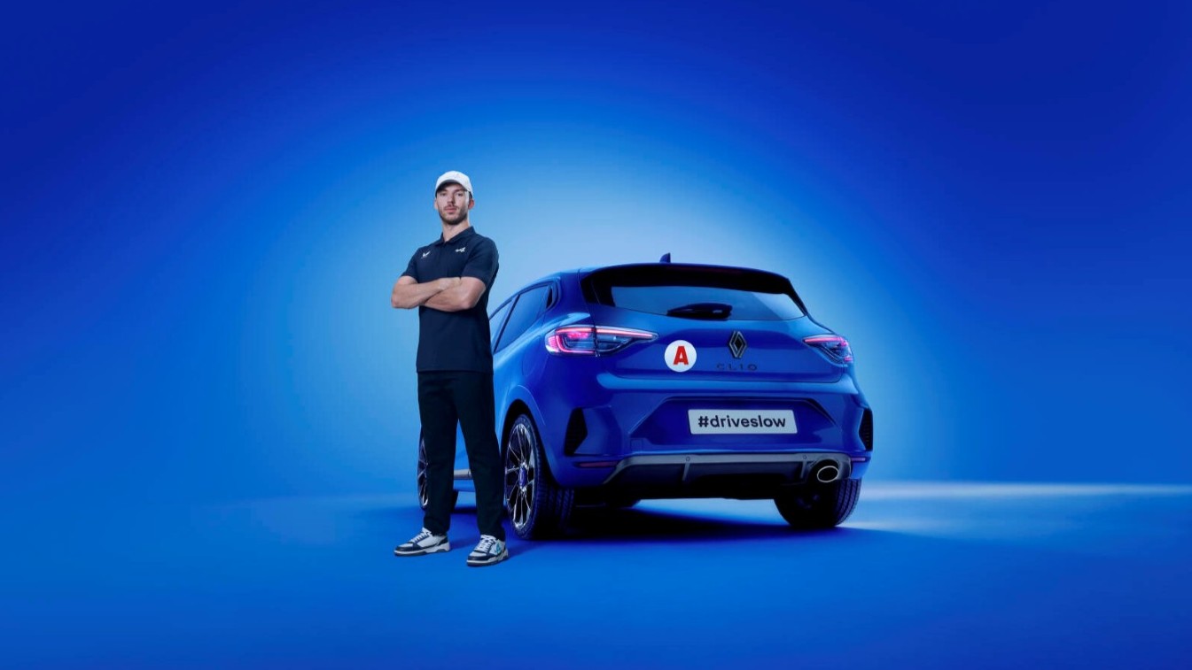 Η Renault φροντίζει για την ασφάλεια των νέων οδηγών