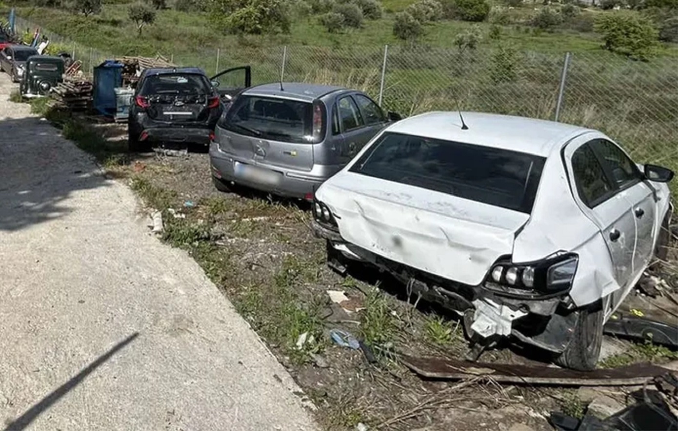 Έτσι δρούσε η συμμορία που έκλεβε αμάξια στην Αττική – Όταν δεν κατάφερναν να τα βάλουν μπρος τα… τσουλούσαν