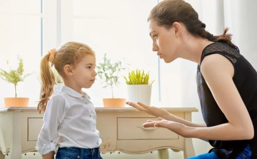 Αυταρχική ανατροφή: Είναι ένας σωστός τρόπος να μεγαλώσουμε τα παιδιά μας;