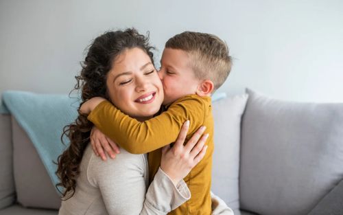 Απίστευτος μικρούλης λέει στη μαμά του αυτό που θα έλεγε στη μελλοντική του σύζυγο