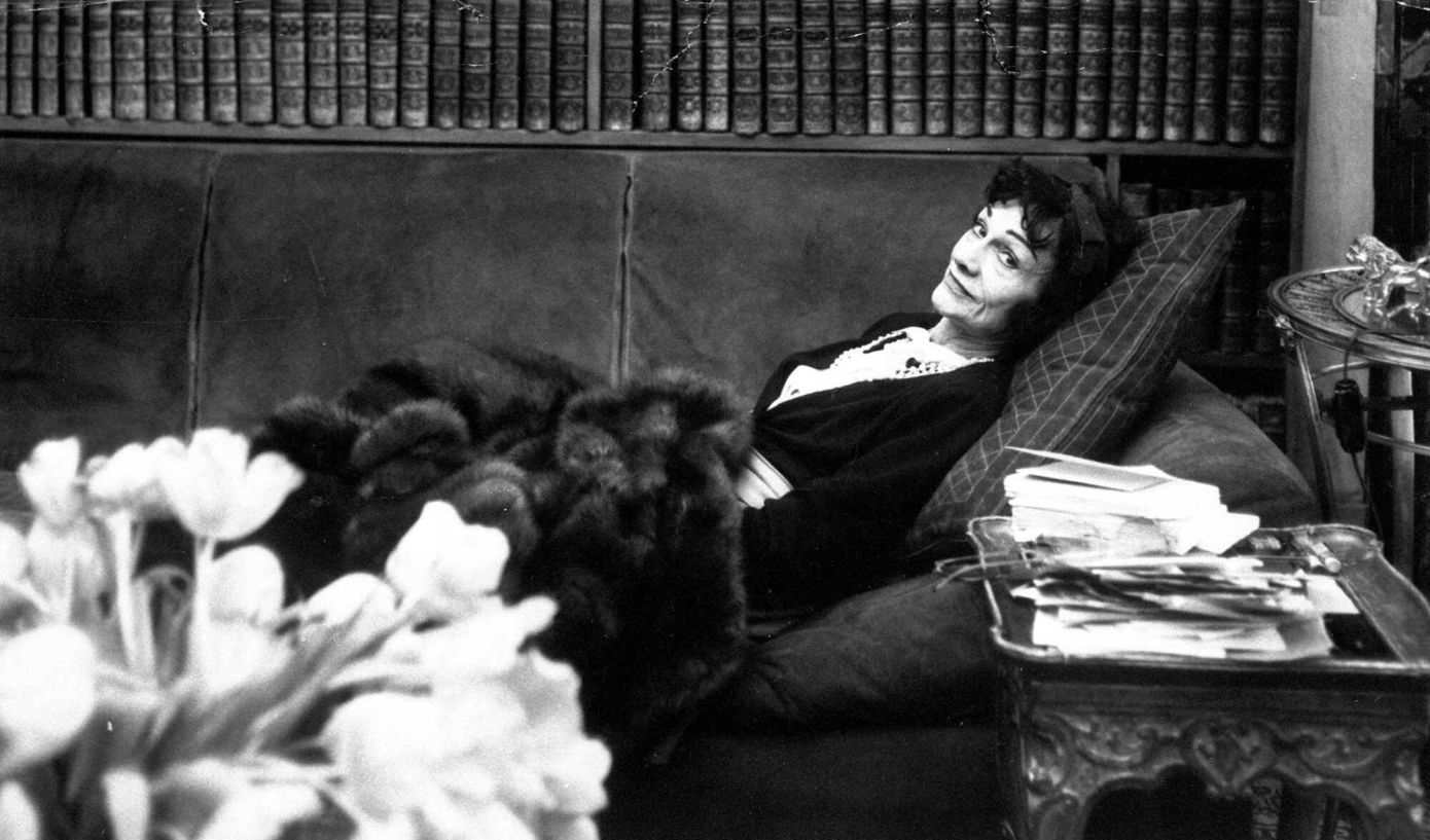 5 αρχές της Coco Chanel για τη μόδα και πώς θα τις εφαρμόσετε στο σήμερα