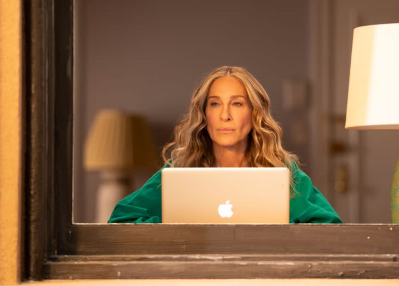Γιατί η Carrie Bradshaw δεν κάνει μανικιούρ;
