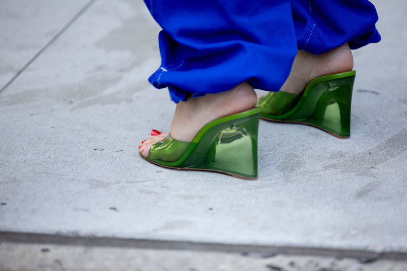 Εσείς θα τολμήσετε να φορέσετε τα transparent shoes αυτή τη σεζόν;