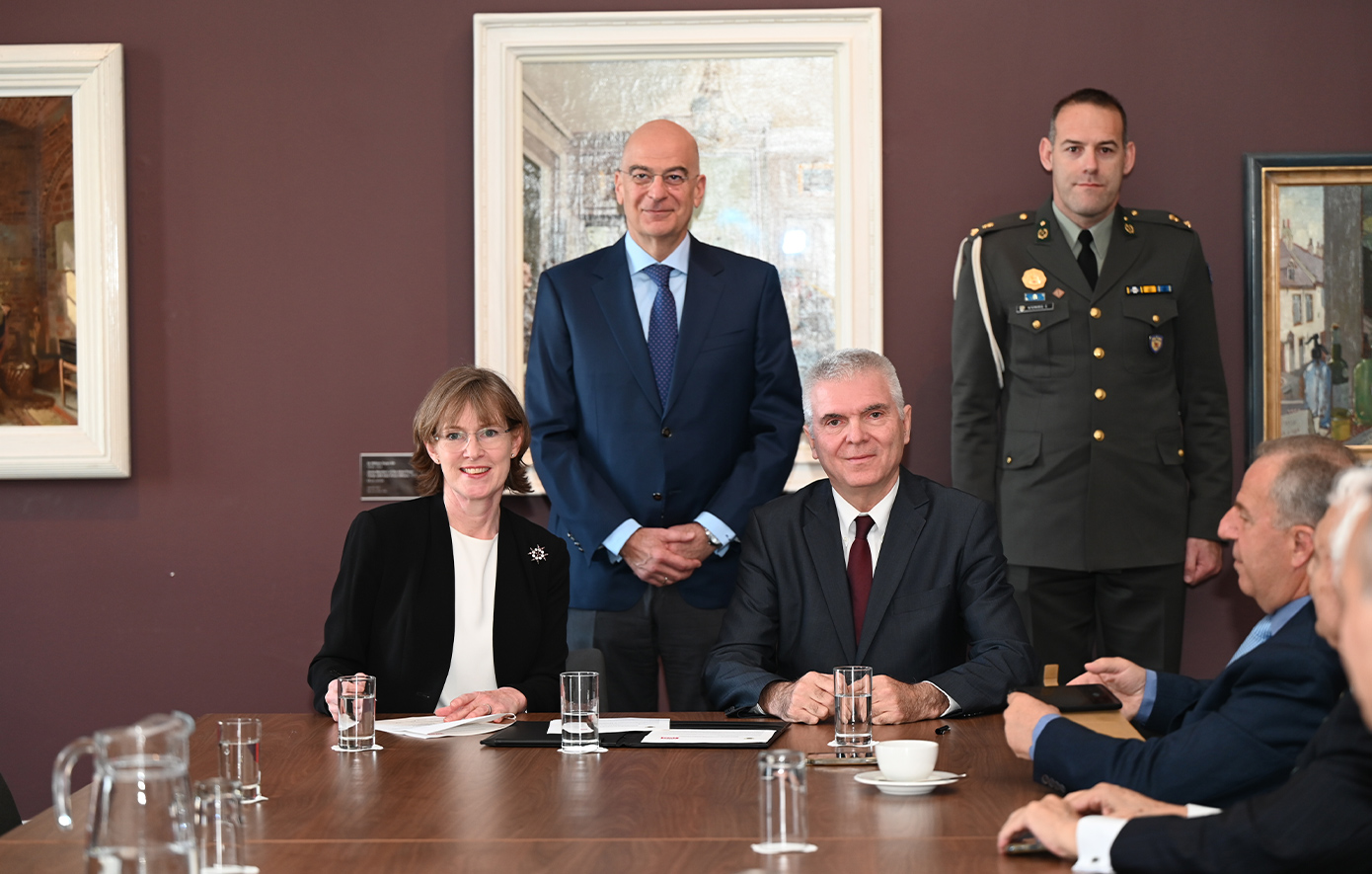 Δένδιας Λονδίνο Δένδιας Λονδίνο