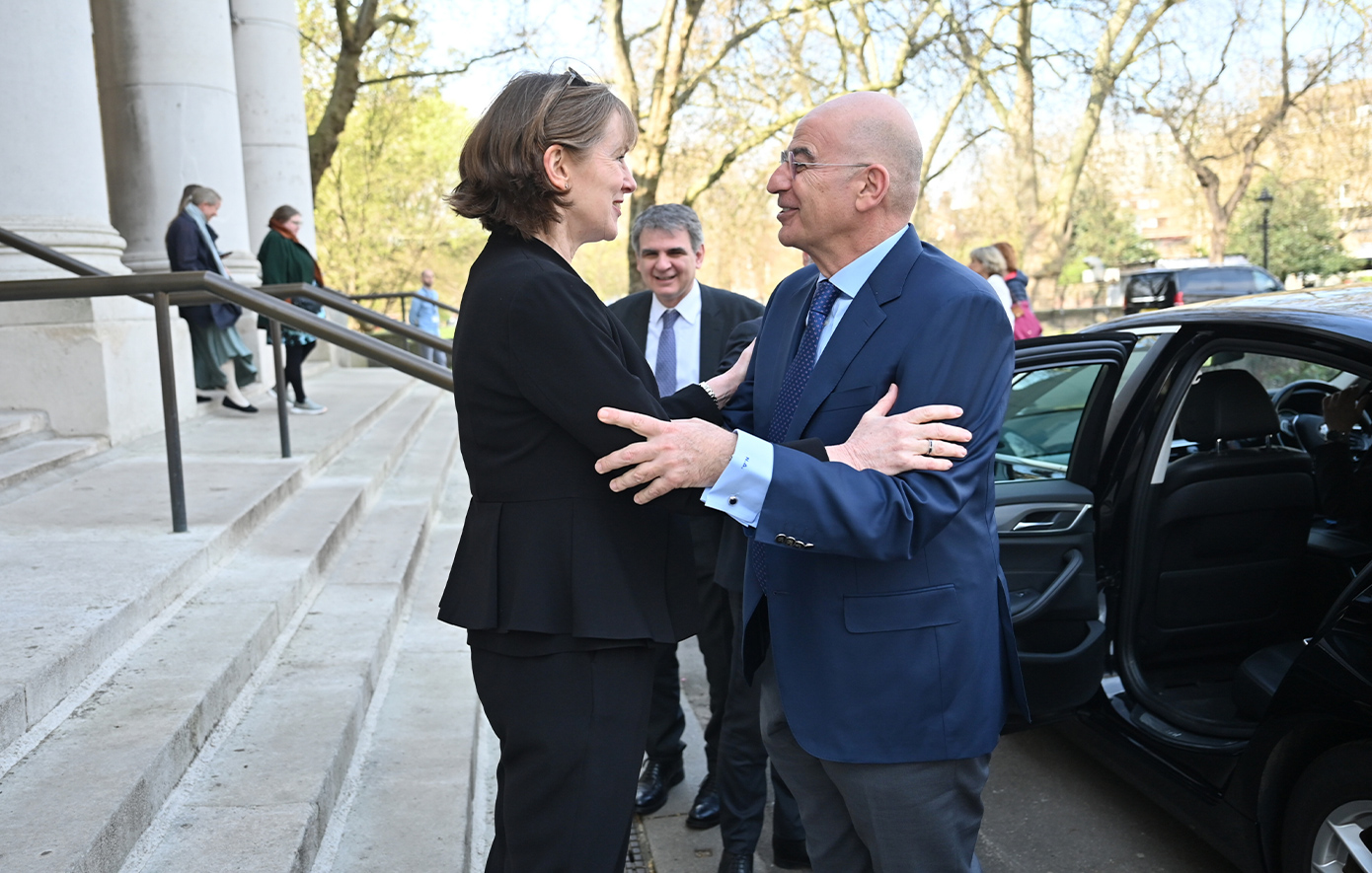 Δένδιας Λονδίνο Δένδιας Λονδίνο