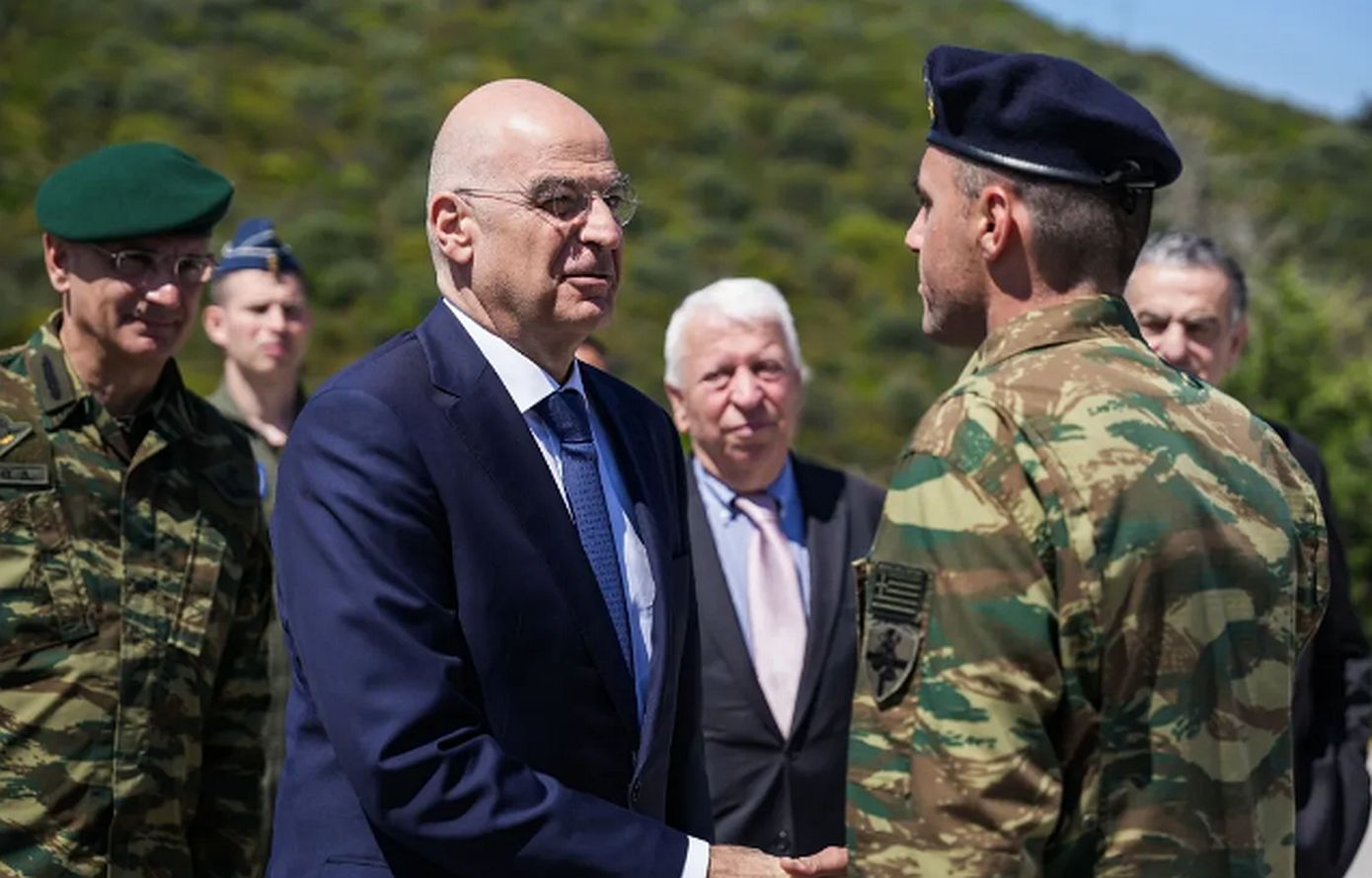 Πάσχα με στρατεύσιμους στη Λέσβο έκανε ο Νίκος Δένδιας – «Σήμερα σκεφτόμαστε αυτούς που φυλάνε τα όρια της πατρίδας μας»