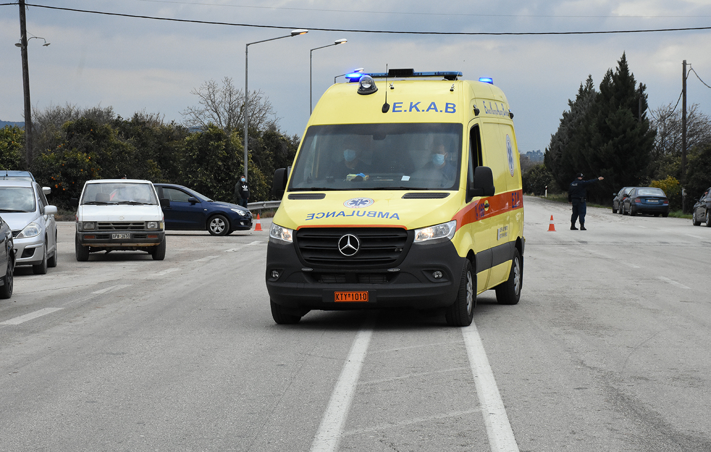 Πέθανε ο ένας από τους δύο πεζούς που παρέσυρε αυτοκίνητο στη Θεσσαλονίκη