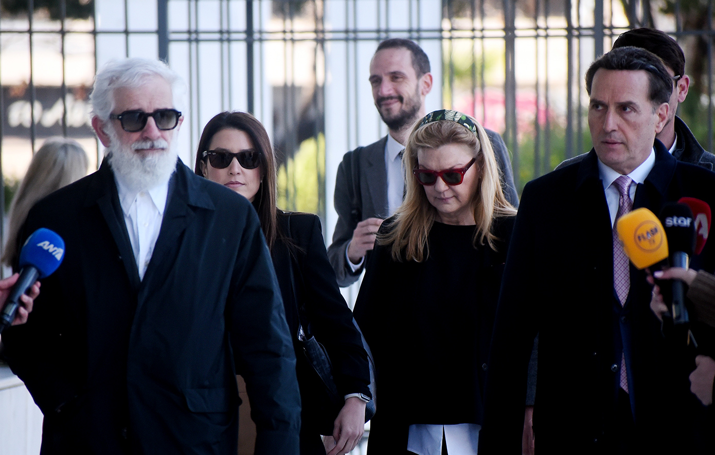 Ελπίδα Νίνου στη δίκη Φιλιππίδη: «Ο Πέτρος δεν είναι βιαστής, δεν έχει σκοτεινή όψη – Τον στηρίζω, τον αγαπώ βαθιά»