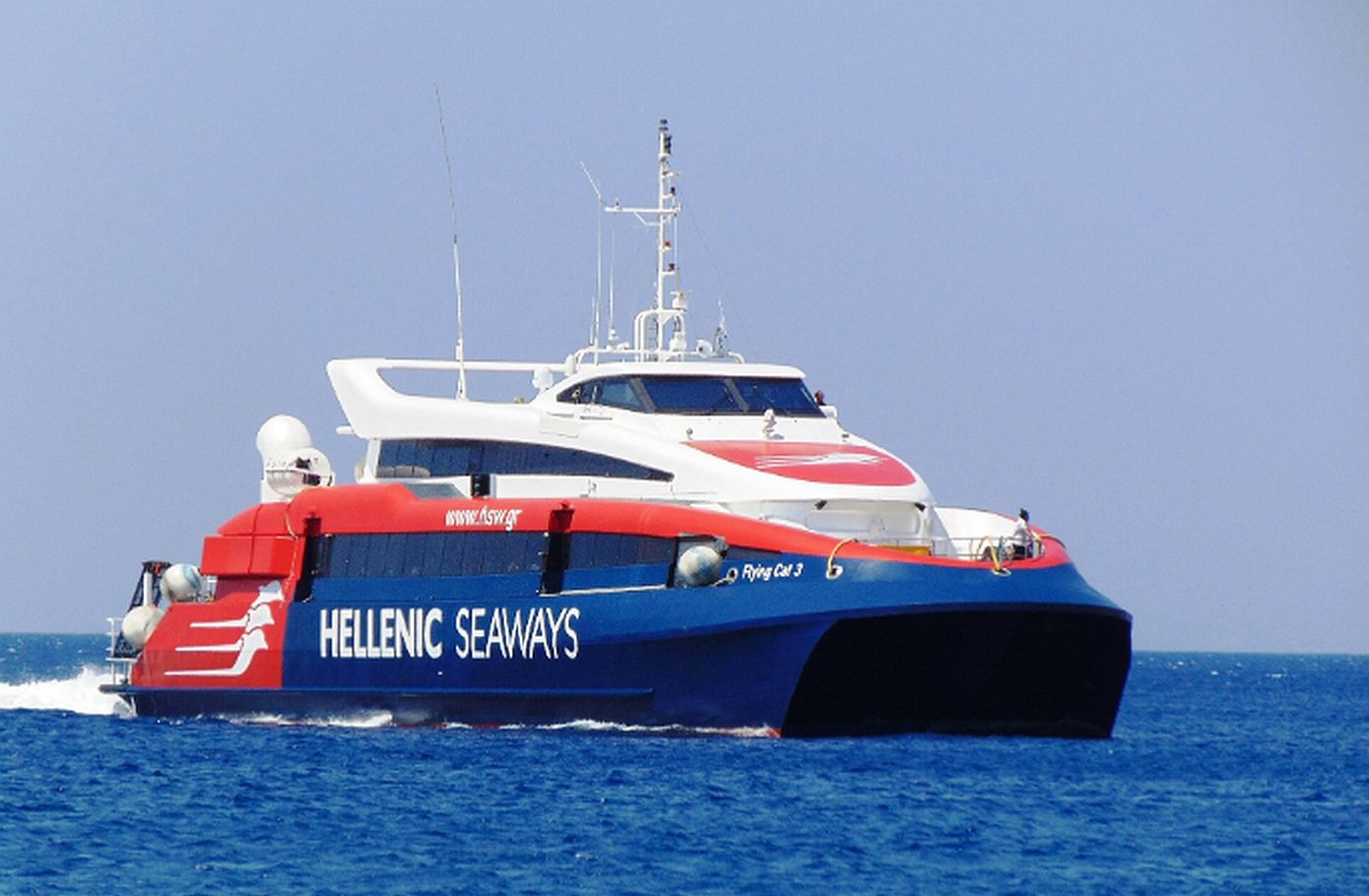 Δεν βρέθηκε κάτι ύποπτο στο Flying Cat 3 – Απέπλευσε για Πειραιά μετά την έρευνα του ειδικού κλιμακίου του Λιμενικού