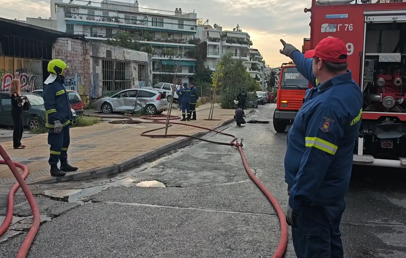 Φωτιά σε αποθήκη στη Ριζούπολη &#8211; Οι καπνοί «έπνιξαν» την περιοχή