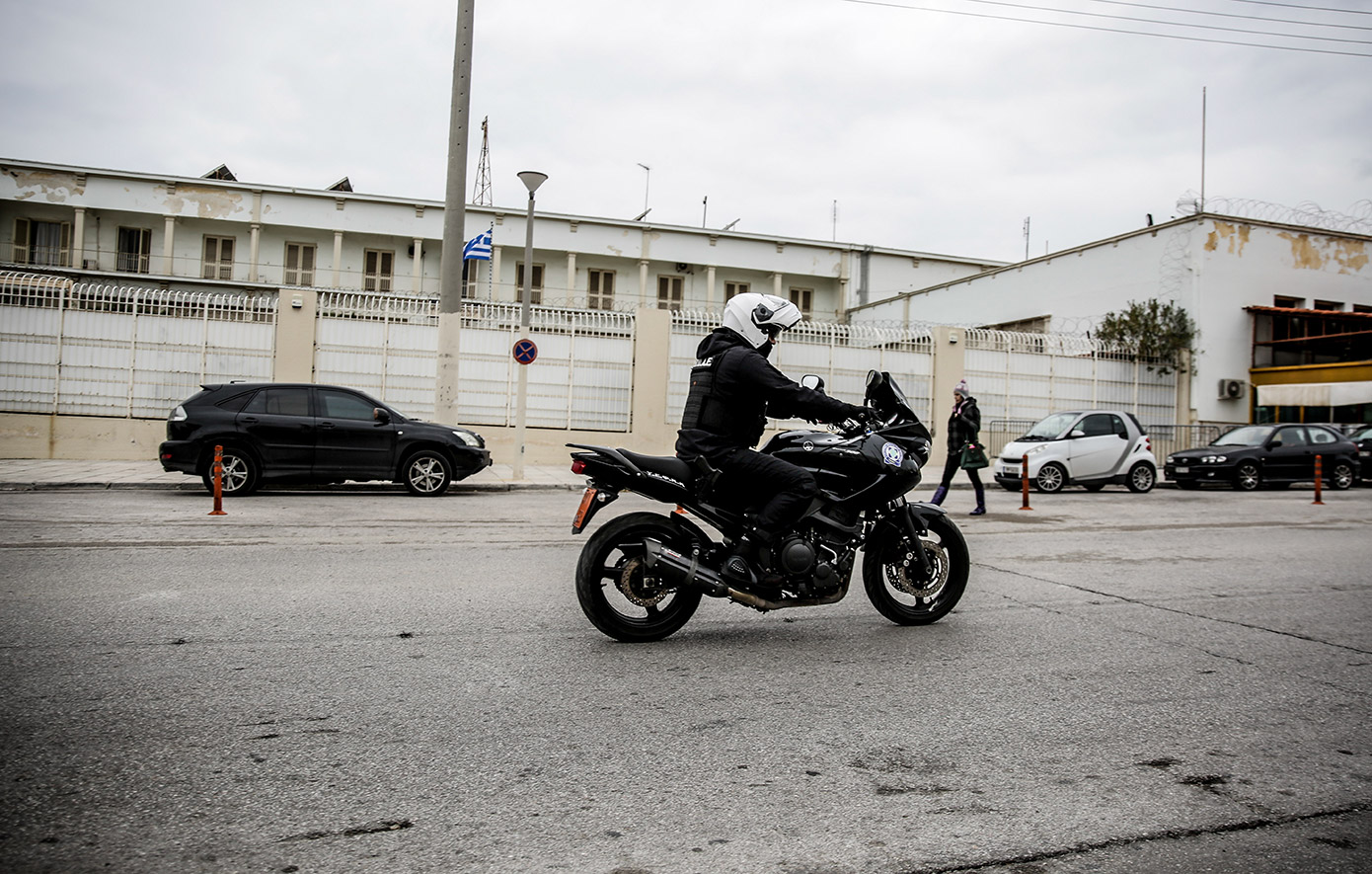 Έφοδος της ΕΛ.ΑΣ. στις φυλακές Κορυδαλλού &#8211; Εντοπίστηκαν 4 κινητά τηλέφωνα