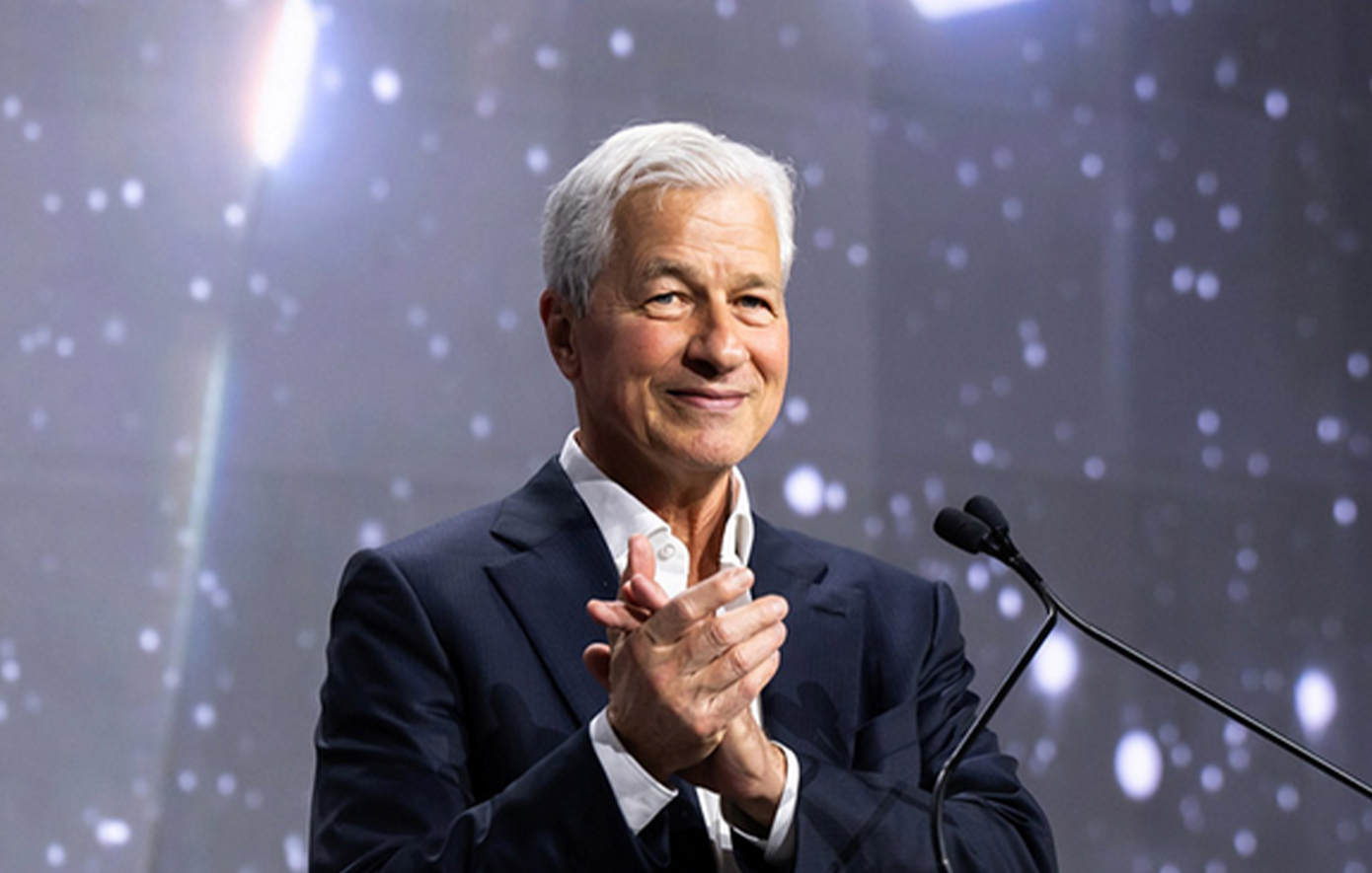 Ο CEO της JPMorgan σημαίνει συναγερμό για τις τράπεζες και ασκεί κριτική στην Ευρώπη:
