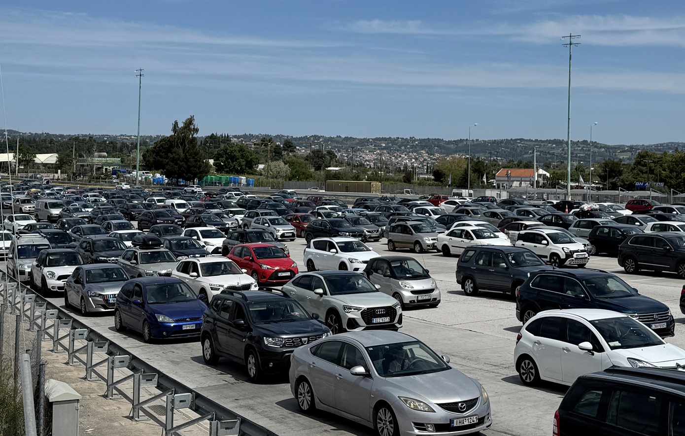 Ξεκίνησε η επιστροφή των εκδρομέων του Πάσχα: Δύσκολη η κίνηση στο ρεύμα εισόδου στην Εθνική Αθηνών &#8211; Κορίνθου