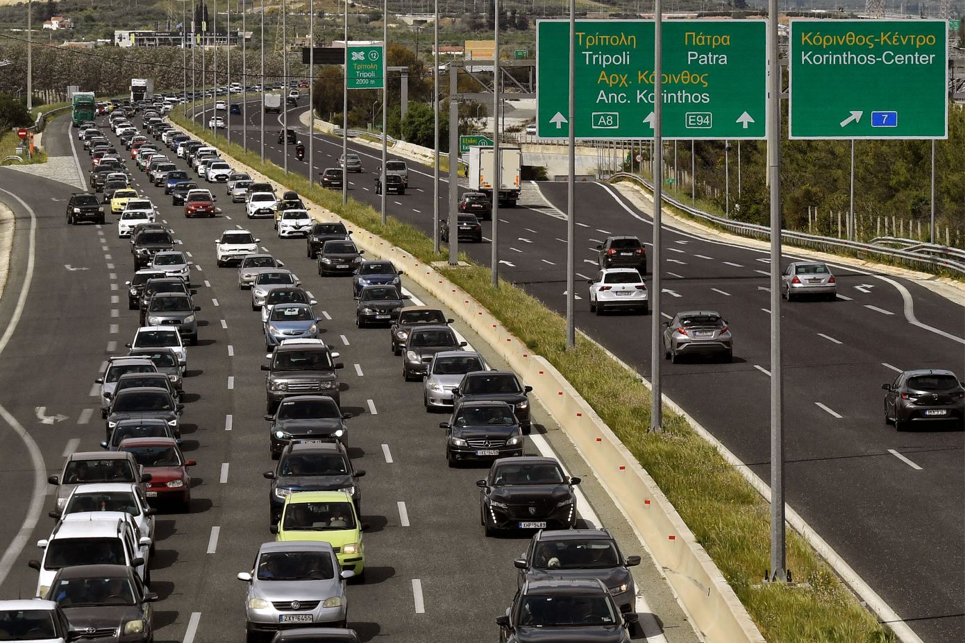 Αυτοκίνητο βρέθηκε στο αντίθετο ρεύμα, στην Εθνική οδό Αθηνών-Λαμίας &#8211; Επιχείρηση για τον εντοπισμό του παραβάτη οδηγού