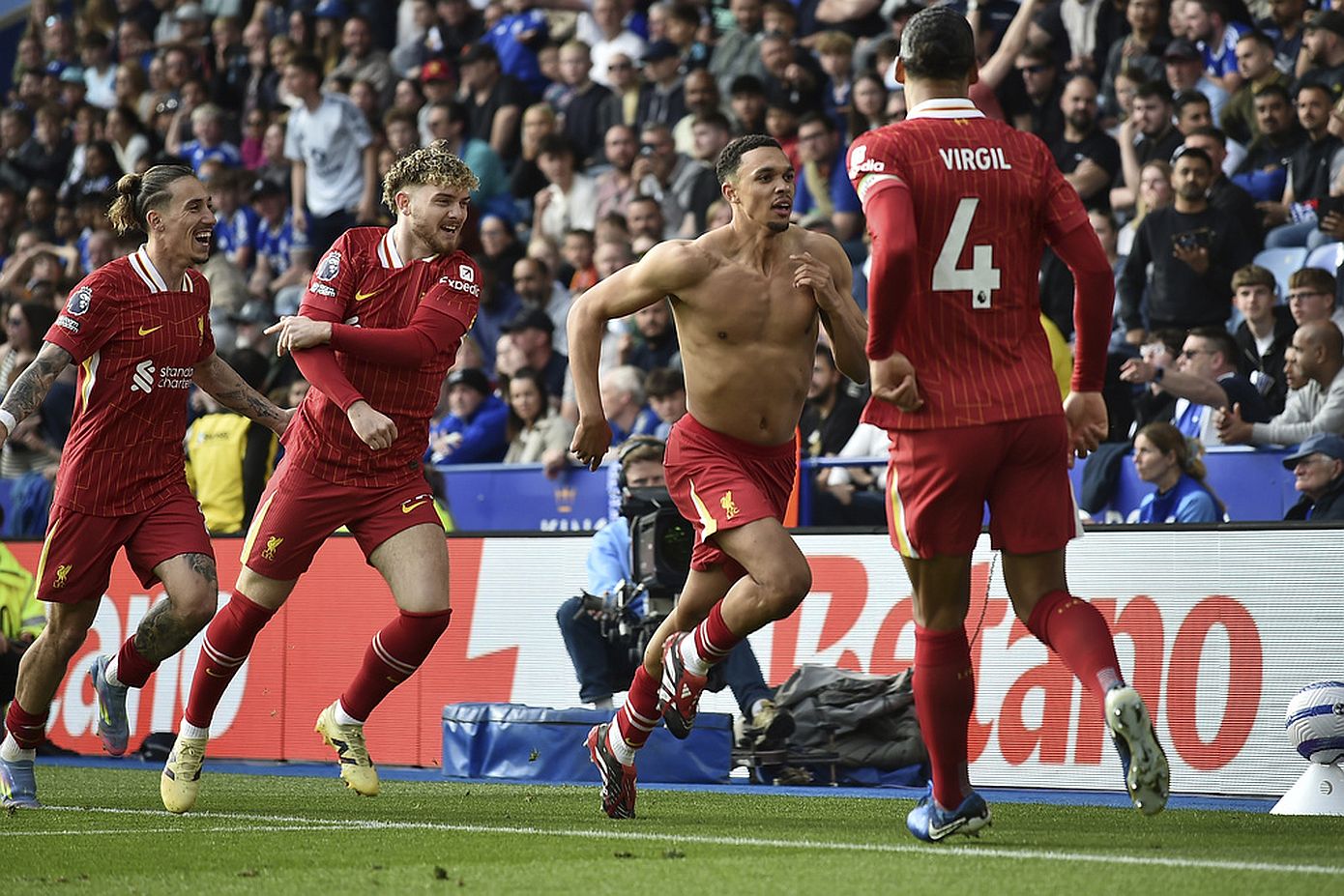 Premier League: Η Λίβερπουλ με Κώστα Τσιμίκα βασικό κέρδισε τη Λέστερ, την έριξε κατηγορία και είναι αγκαλιά με τον τίτλο