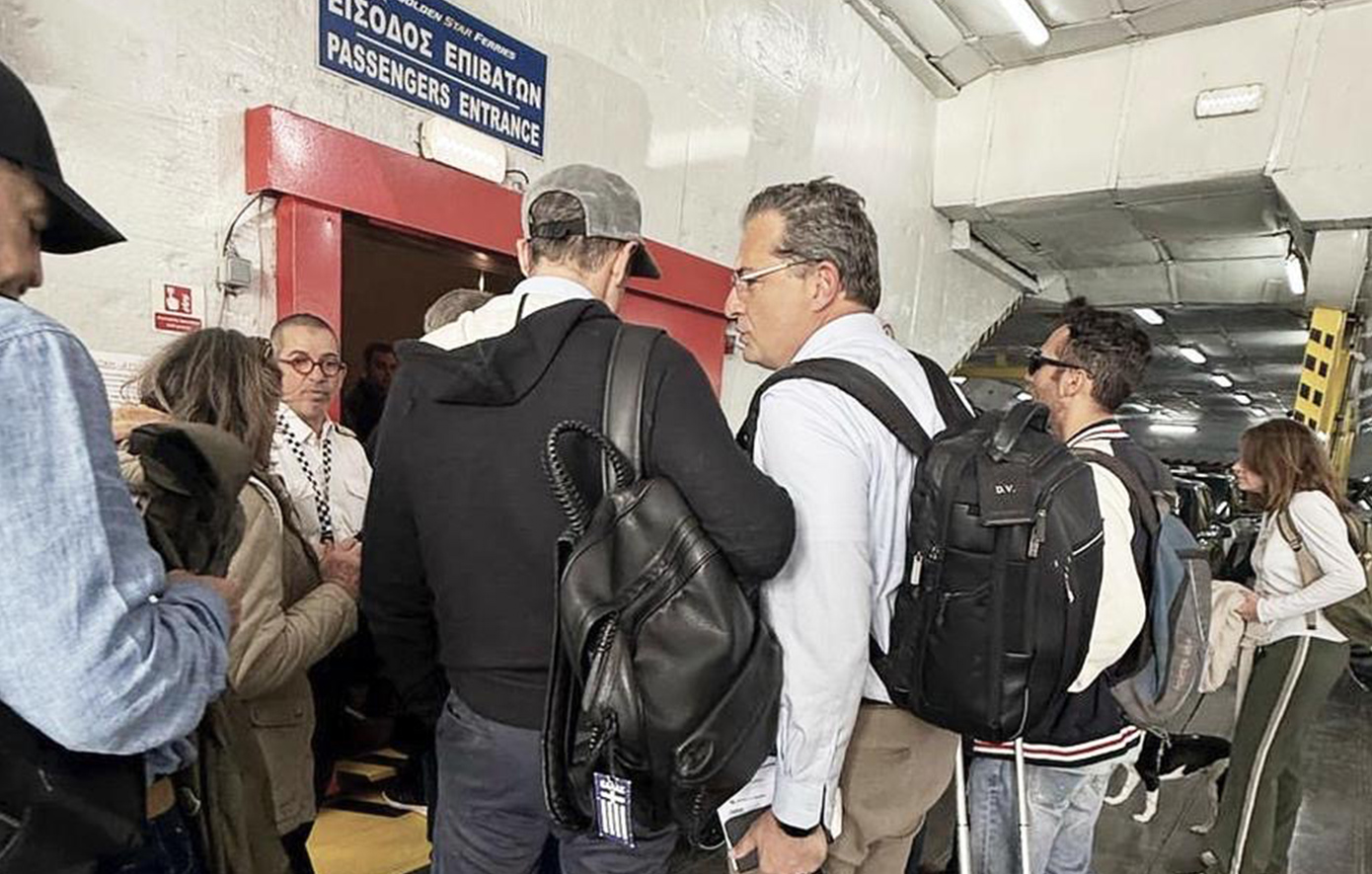 Μητσοτάκης -Τήνος-πλοίο της γραμμής