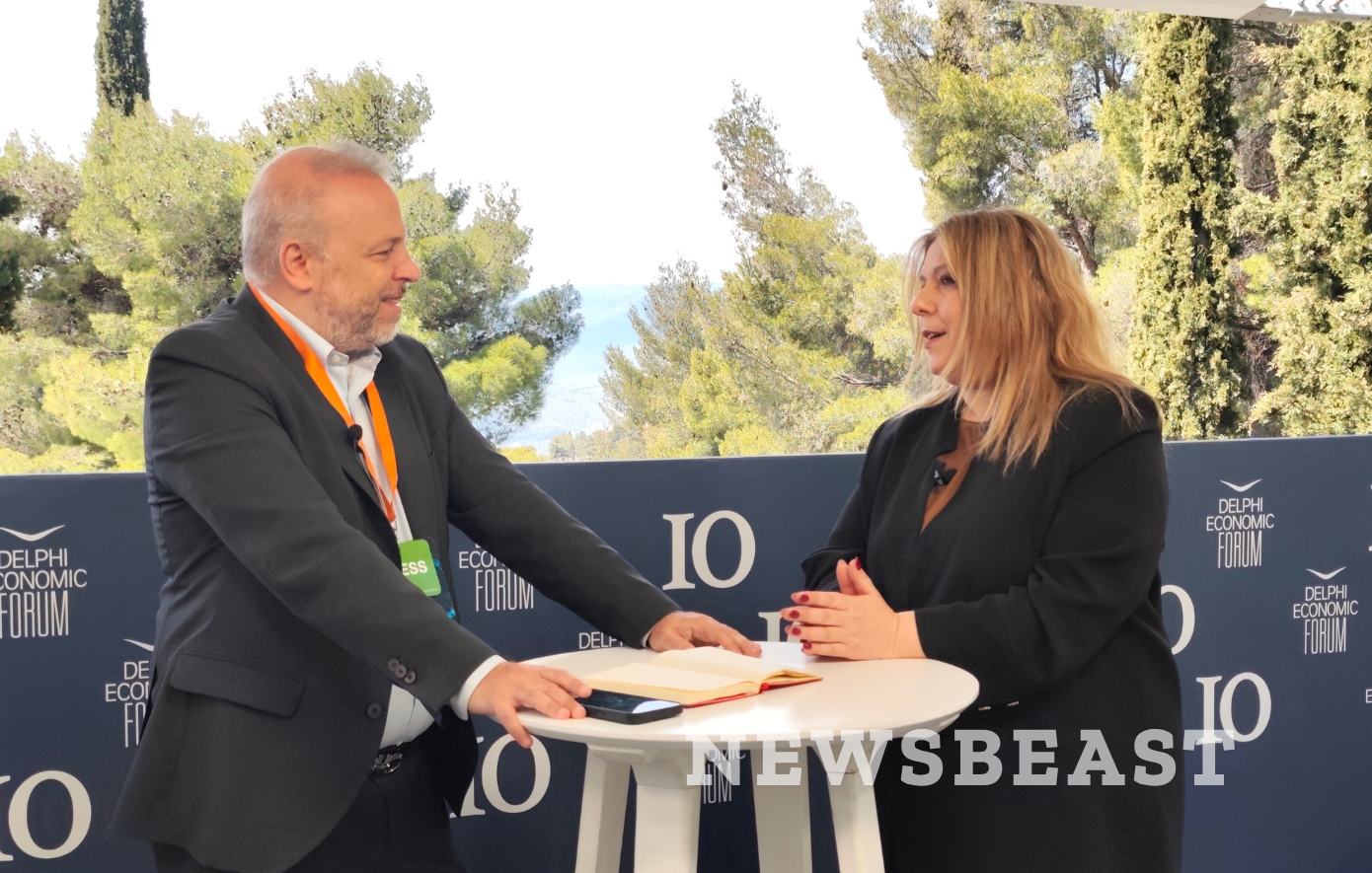 Μαρία Συρεγγέλα στο Newsbeast: «Αριστερά και Κεντροαριστερά δεν έχουν στρατηγική, μόνο τακτικισμούς»